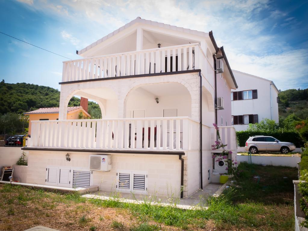 Take It Easy Apartments Slatine Dış mekan fotoğraf